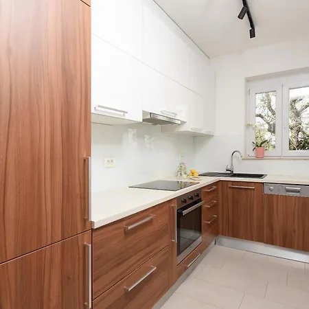 Monika Apartment *