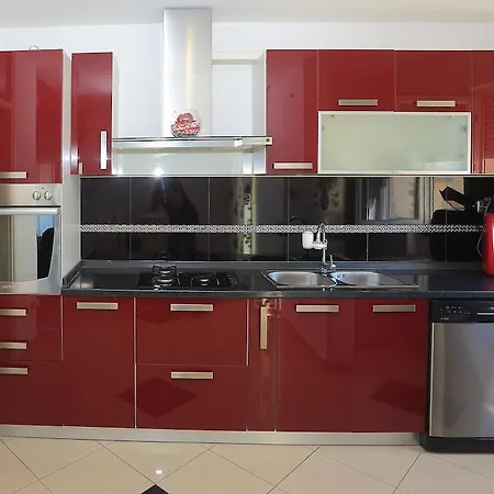 Monika アパート ザダル